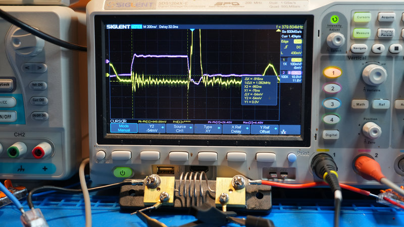 Демонстрация тока от источника питяния.